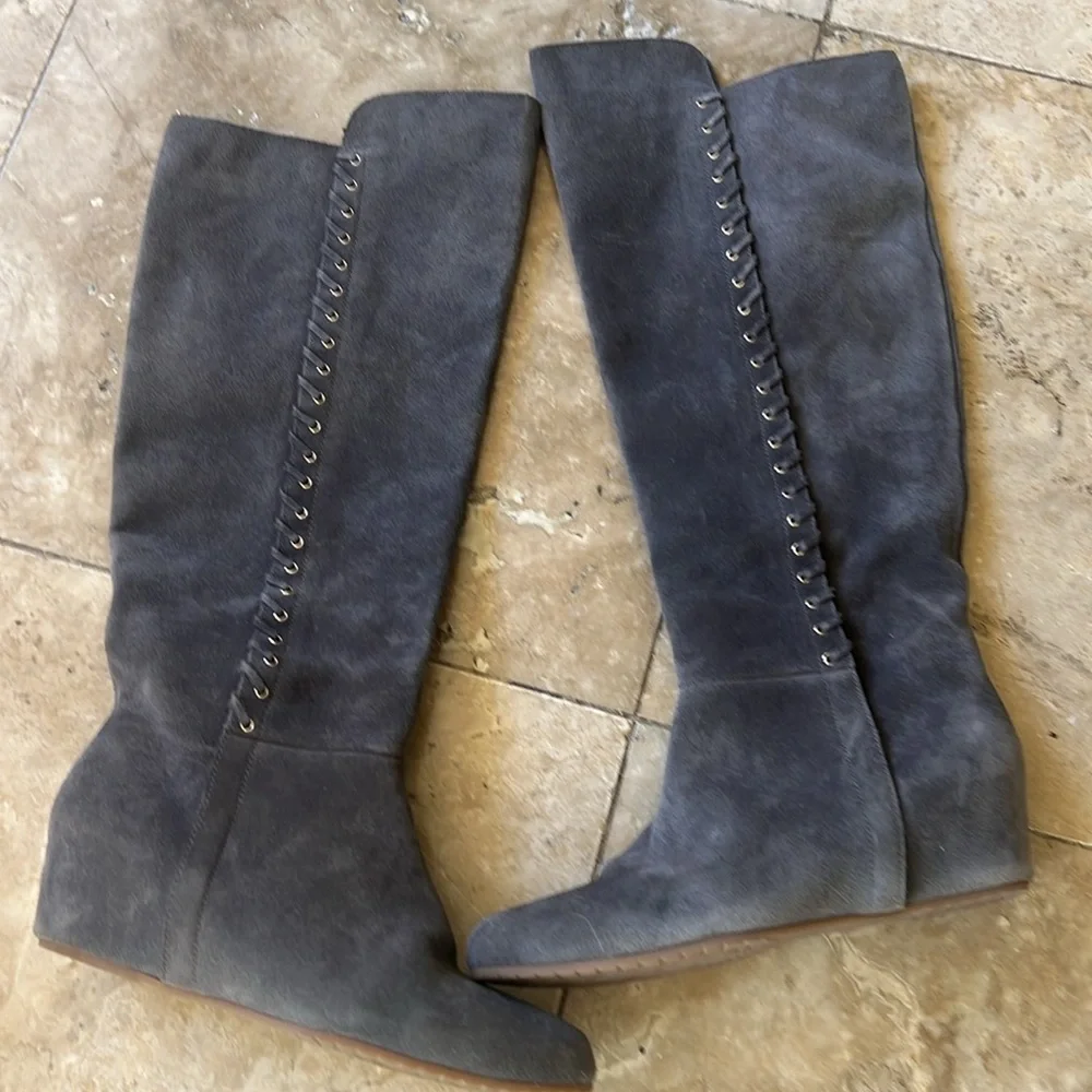 Isola gray suede knee high boots brand new. Never worn NWOT. Gray size 9